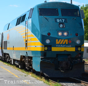 Locomotive VIA917 right side / coté droit